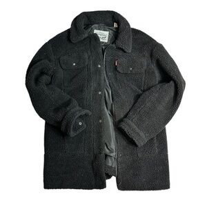 LEVIS Woman’s  Black Sherpa Jacket Medium